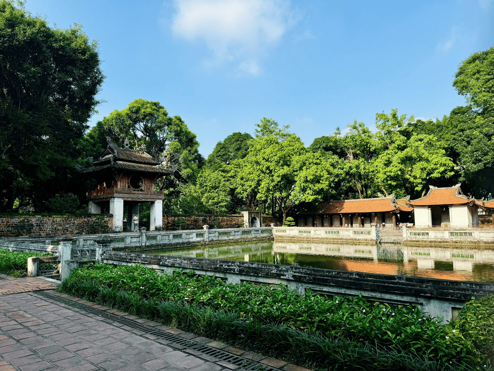 Giếng Thiên Quang với thiết kế hình vuông tượng trưng cho mặt đất. (Nguồn: Facebook page Di tích Văn Miếu-Quốc Tử Giám)